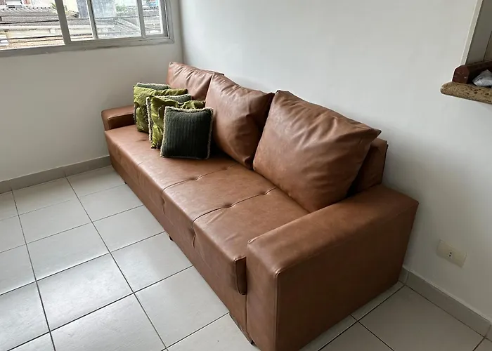 Confortável e Mobiliado 2 dorm proximo a praia da Enseada Ap 12 Guarujá